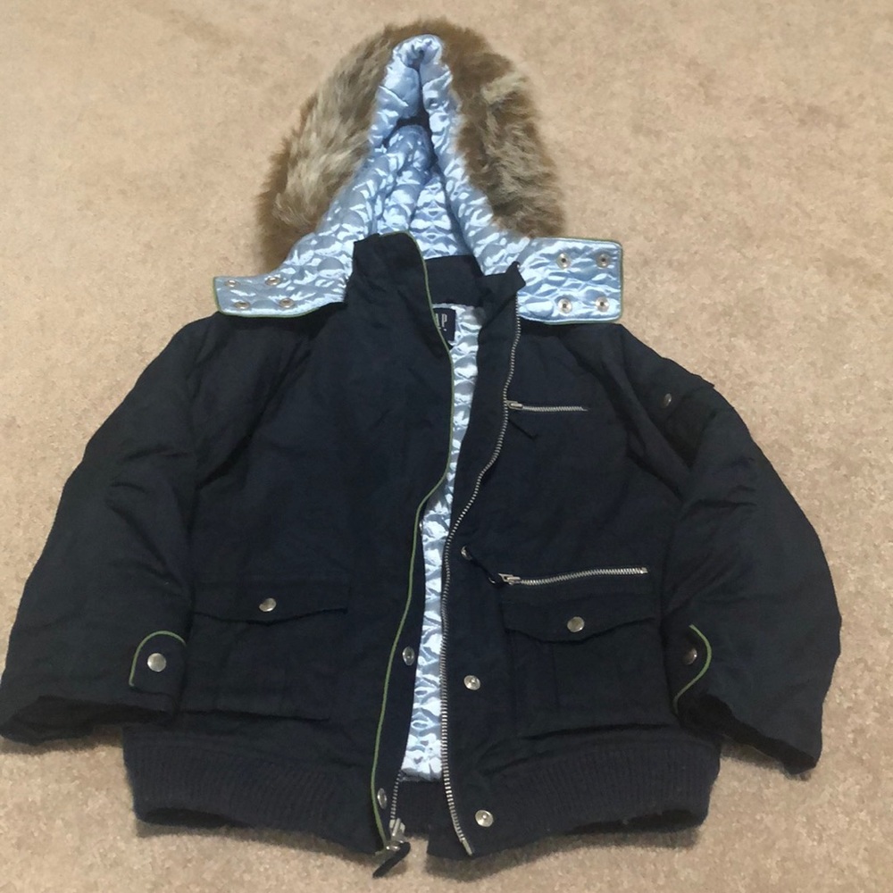 Gap boys navy puffer jacket in size XS
